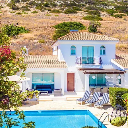 Villa Maya Peyia
